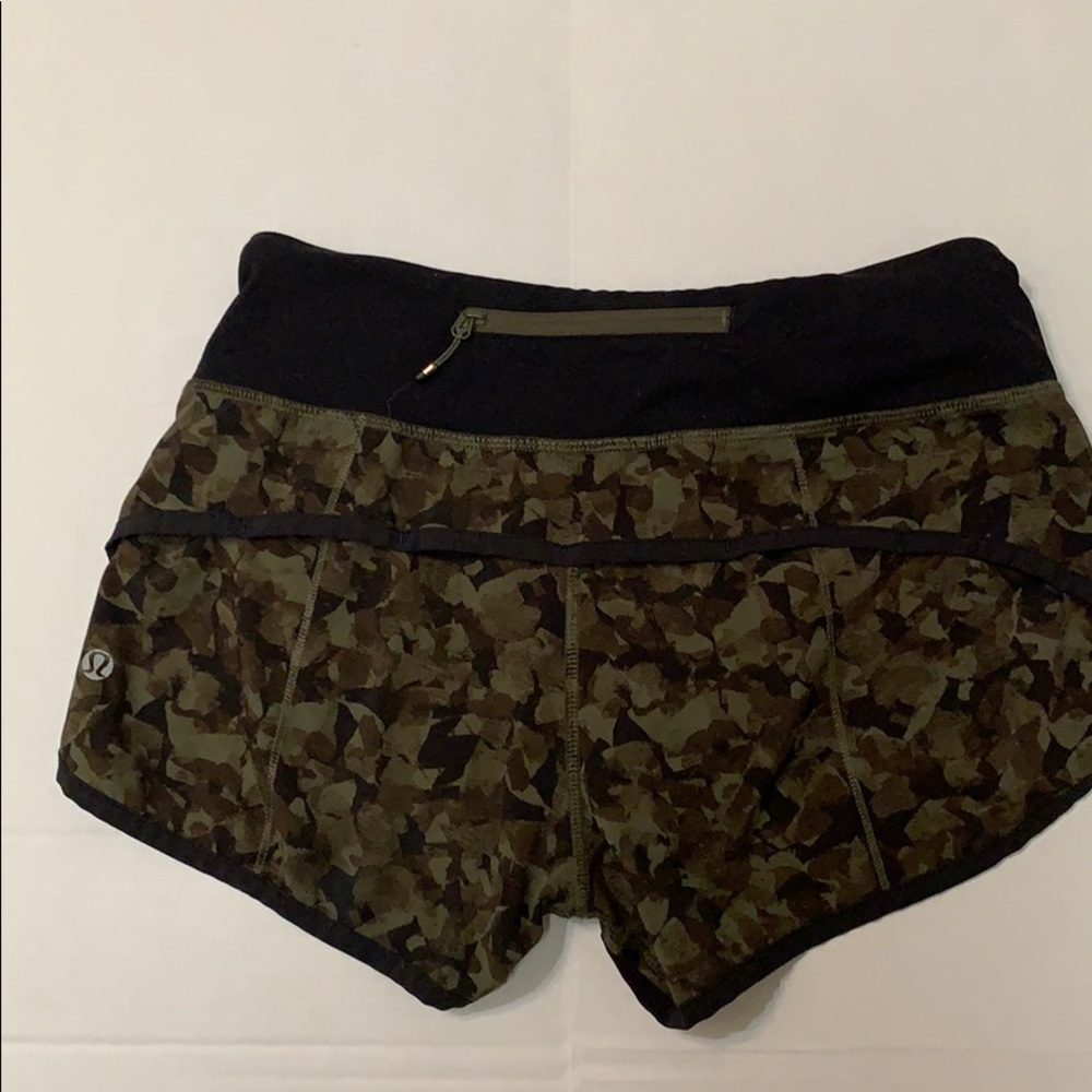 Lululemon shorts camo Sz 2